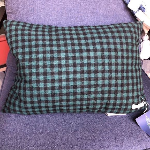 Retreat green black plaid “Believe” Holiday pillow NWT - Picture 9 of 11